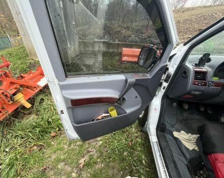 Белый Мерседес Вито, объемом двигателя 2.3 л и пробегом 310 тыс. км за 4500 $, фото 5 на Automoto.ua