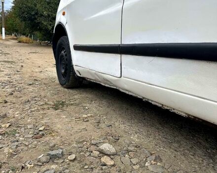 Белый Мерседес Вито, объемом двигателя 2.2 л и пробегом 0 тыс. км за 3000 $, фото 3 на Automoto.ua