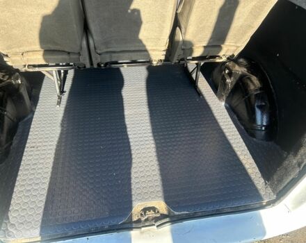 Белый Мерседес Вито, объемом двигателя 2.2 л и пробегом 414 тыс. км за 4500 $, фото 5 на Automoto.ua