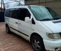 Белый Мерседес Вито, объемом двигателя 2.2 л и пробегом 200 тыс. км за 3100 $, фото 1 на Automoto.ua