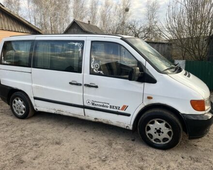 Белый Мерседес Вито, объемом двигателя 2.2 л и пробегом 270 тыс. км за 2000 $, фото 2 на Automoto.ua