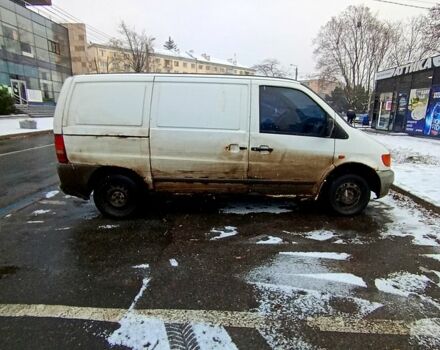 Белый Мерседес Вито, объемом двигателя 2.2 л и пробегом 0 тыс. км за 2400 $, фото 3 на Automoto.ua