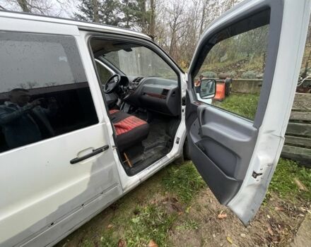 Белый Мерседес Вито, объемом двигателя 2.3 л и пробегом 310 тыс. км за 4500 $, фото 3 на Automoto.ua