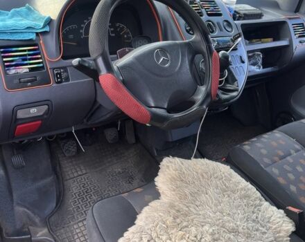 Белый Мерседес Вито, объемом двигателя 2.2 л и пробегом 270 тыс. км за 2000 $, фото 7 на Automoto.ua