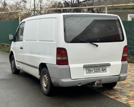 Белый Мерседес Вито, объемом двигателя 2.2 л и пробегом 330 тыс. км за 3300 $, фото 3 на Automoto.ua