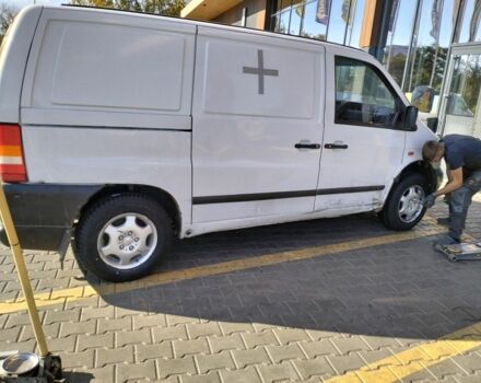 Білий Мерседес Віто, об'ємом двигуна 2.2 л та пробігом 20 тис. км за 2483 $, фото 3 на Automoto.ua