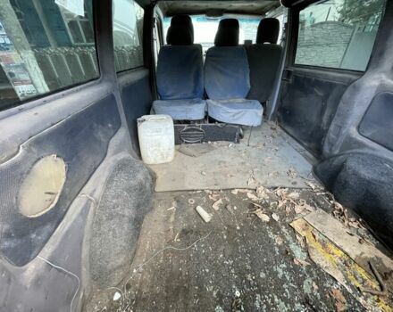 Білий Мерседес Віто, об'ємом двигуна 2.2 л та пробігом 220 тис. км за 750 $, фото 5 на Automoto.ua