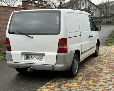 Белый Мерседес Вито, объемом двигателя 2.2 л и пробегом 330 тыс. км за 3300 $, фото 5 на Automoto.ua