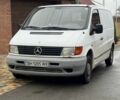 Белый Мерседес Вито, объемом двигателя 2.2 л и пробегом 330 тыс. км за 3300 $, фото 2 на Automoto.ua