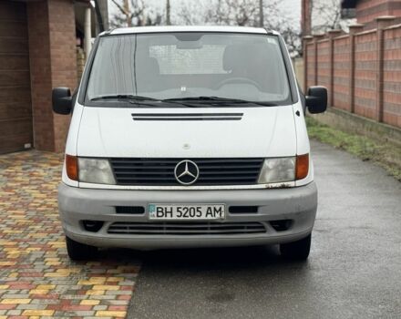 Белый Мерседес Вито, объемом двигателя 2.2 л и пробегом 330 тыс. км за 3300 $, фото 1 на Automoto.ua