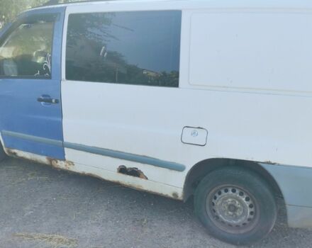 Білий Мерседес Віто, об'ємом двигуна 2.2 л та пробігом 300 тис. км за 1700 $, фото 2 на Automoto.ua