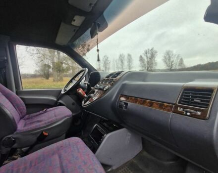 Белый Мерседес Вито, объемом двигателя 2.2 л и пробегом 310 тыс. км за 3200 $, фото 3 на Automoto.ua