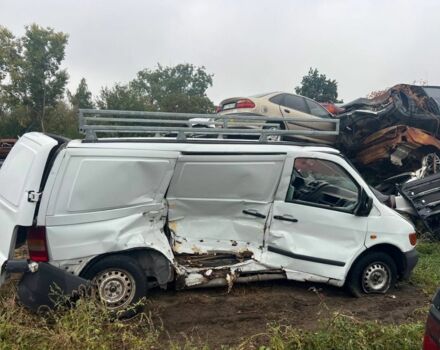 Белый Мерседес Вито, объемом двигателя 0 л и пробегом 250 тыс. км за 1500 $, фото 2 на Automoto.ua