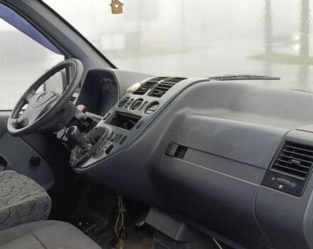 Белый Мерседес Вито, объемом двигателя 2.1 л и пробегом 450 тыс. км за 2200 $, фото 5 на Automoto.ua