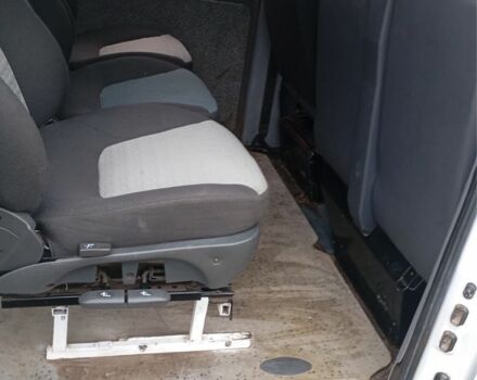 Білий Мерседес Віто, об'ємом двигуна 2.1 л та пробігом 321 тис. км за 5000 $, фото 7 на Automoto.ua