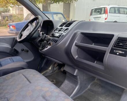 Білий Мерседес Віто, об'ємом двигуна 2.1 л та пробігом 380 тис. км за 5300 $, фото 4 на Automoto.ua