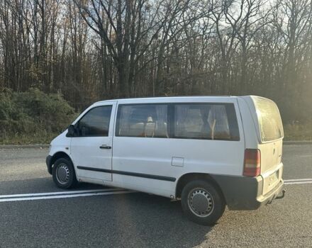 Белый Мерседес Вито, объемом двигателя 2.2 л и пробегом 42 тыс. км за 3600 $, фото 3 на Automoto.ua