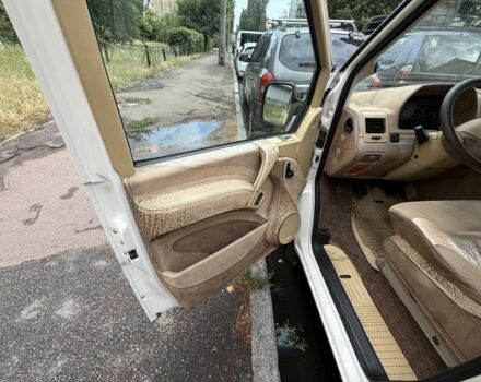 Белый Мерседес Вито, объемом двигателя 2.2 л и пробегом 370 тыс. км за 5000 $, фото 6 на Automoto.ua