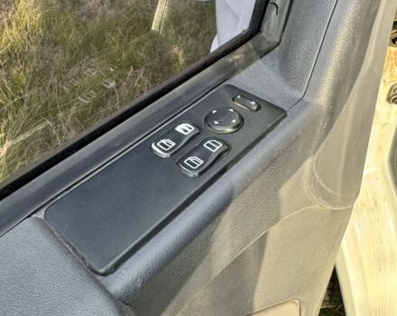 Белый Мерседес Вито, объемом двигателя 2.2 л и пробегом 223 тыс. км за 5500 $, фото 4 на Automoto.ua