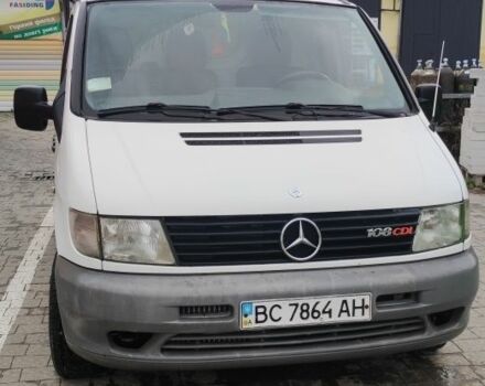 Белый Мерседес Вито, объемом двигателя 2.2 л и пробегом 301 тыс. км за 3500 $, фото 1 на Automoto.ua