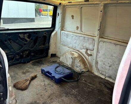 Белый Мерседес Вито, объемом двигателя 2.2 л и пробегом 270 тыс. км за 2700 $, фото 5 на Automoto.ua