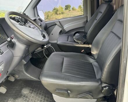 Белый Мерседес Вито, объемом двигателя 2.2 л и пробегом 223 тыс. км за 5500 $, фото 2 на Automoto.ua