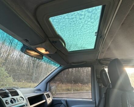 Белый Мерседес Вито, объемом двигателя 2.2 л и пробегом 42 тыс. км за 3600 $, фото 6 на Automoto.ua