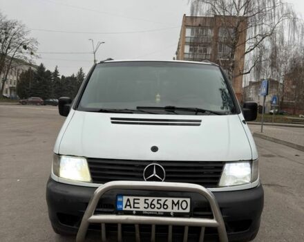 Белый Мерседес Вито, объемом двигателя 2.1 л и пробегом 300 тыс. км за 5500 $, фото 1 на Automoto.ua