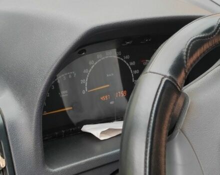 Белый Мерседес Вито, объемом двигателя 2.2 л и пробегом 301 тыс. км за 3500 $, фото 9 на Automoto.ua