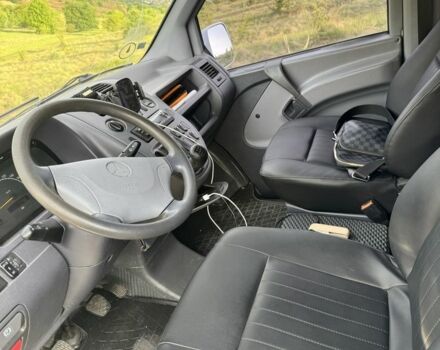 Белый Мерседес Вито, объемом двигателя 2.2 л и пробегом 223 тыс. км за 5500 $, фото 3 на Automoto.ua