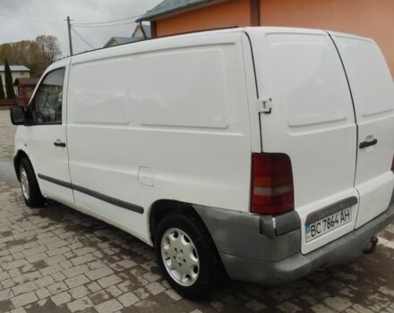 Белый Мерседес Вито, объемом двигателя 2.2 л и пробегом 301 тыс. км за 3500 $, фото 5 на Automoto.ua