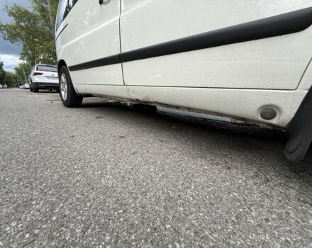 Белый Мерседес Вито, объемом двигателя 2.2 л и пробегом 370 тыс. км за 5000 $, фото 4 на Automoto.ua