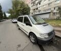 Белый Мерседес Вито, объемом двигателя 2.2 л и пробегом 370 тыс. км за 5000 $, фото 1 на Automoto.ua