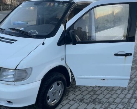 Белый Мерседес Вито, объемом двигателя 2.1 л и пробегом 450 тыс. км за 2000 $, фото 1 на Automoto.ua