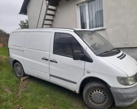 Белый Мерседес Вито, объемом двигателя 2.1 л и пробегом 300 тыс. км за 3000 $, фото 1 на Automoto.ua