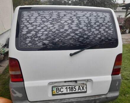 Белый Мерседес Вито, объемом двигателя 2.1 л и пробегом 300 тыс. км за 3000 $, фото 2 на Automoto.ua