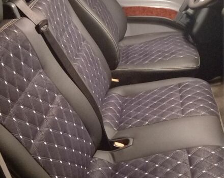 Белый Мерседес Вито, объемом двигателя 2.2 л и пробегом 300 тыс. км за 6413 $, фото 5 на Automoto.ua