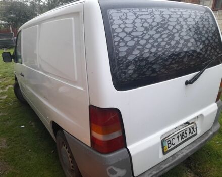 Белый Мерседес Вито, объемом двигателя 2.1 л и пробегом 300 тыс. км за 3000 $, фото 3 на Automoto.ua