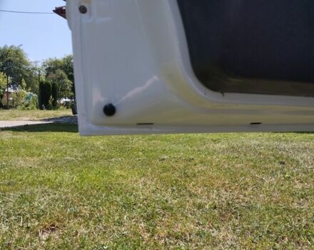 Білий Мерседес Віто, об'ємом двигуна 0 л та пробігом 350 тис. км за 4599 $, фото 19 на Automoto.ua