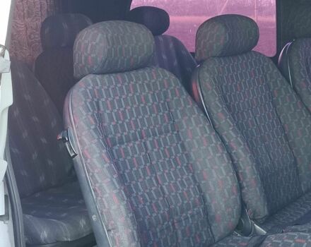 Белый Мерседес Вито, объемом двигателя 2.1 л и пробегом 408 тыс. км за 6500 $, фото 13 на Automoto.ua