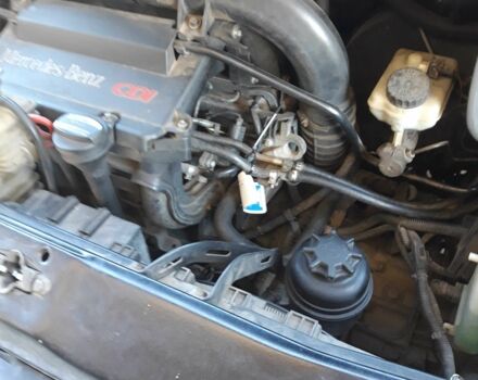 Белый Мерседес Вито, объемом двигателя 2.2 л и пробегом 314 тыс. км за 3544 $, фото 1 на Automoto.ua