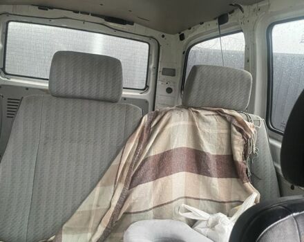 Білий Мерседес Віто, об'ємом двигуна 2.1 л та пробігом 382 тис. км за 5500 $, фото 11 на Automoto.ua