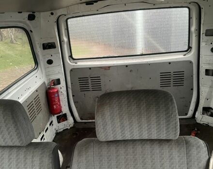 Білий Мерседес Віто, об'ємом двигуна 2.1 л та пробігом 382 тис. км за 5500 $, фото 12 на Automoto.ua