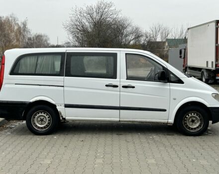 Белый Мерседес Вито, объемом двигателя 2.2 л и пробегом 260 тыс. км за 3750 $, фото 5 на Automoto.ua