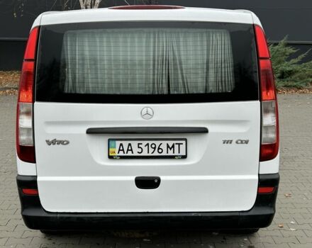 Белый Мерседес Вито, объемом двигателя 2.2 л и пробегом 260 тыс. км за 3750 $, фото 3 на Automoto.ua
