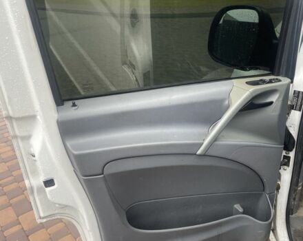 Білий Мерседес Віто, об'ємом двигуна 2.1 л та пробігом 382 тис. км за 5500 $, фото 8 на Automoto.ua