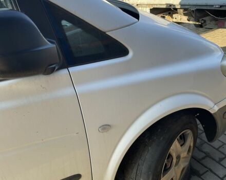 Белый Мерседес Вито, объемом двигателя 2.2 л и пробегом 100 тыс. км за 3106 $, фото 5 на Automoto.ua