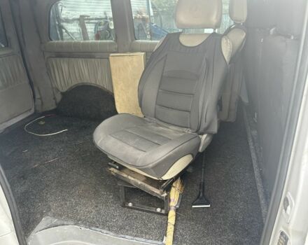 Белый Мерседес Вито, объемом двигателя 2.1 л и пробегом 320 тыс. км за 4499 $, фото 4 на Automoto.ua