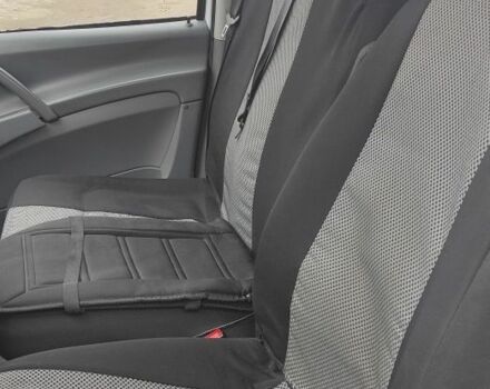 Белый Мерседес Вито, объемом двигателя 2.1 л и пробегом 633 тыс. км за 9000 $, фото 4 на Automoto.ua