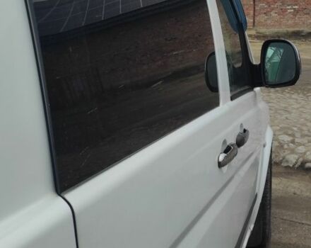 Белый Мерседес Вито, объемом двигателя 2.1 л и пробегом 633 тыс. км за 9000 $, фото 3 на Automoto.ua